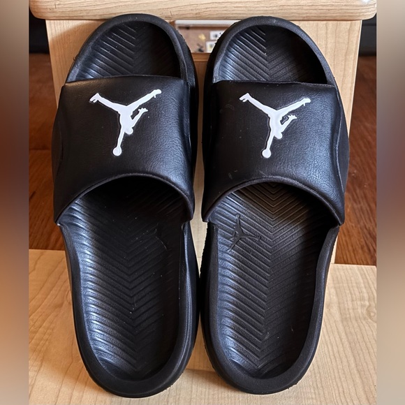 Jordan Black and White Logo Slides - Picture 2 of 5
